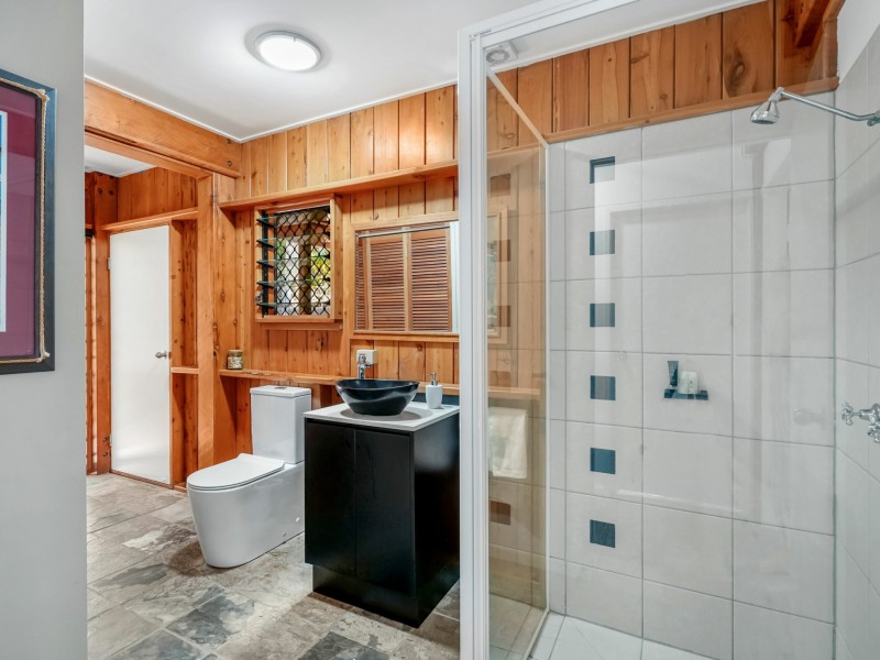 18 Chirio Drive, Redlynch QLD 4870