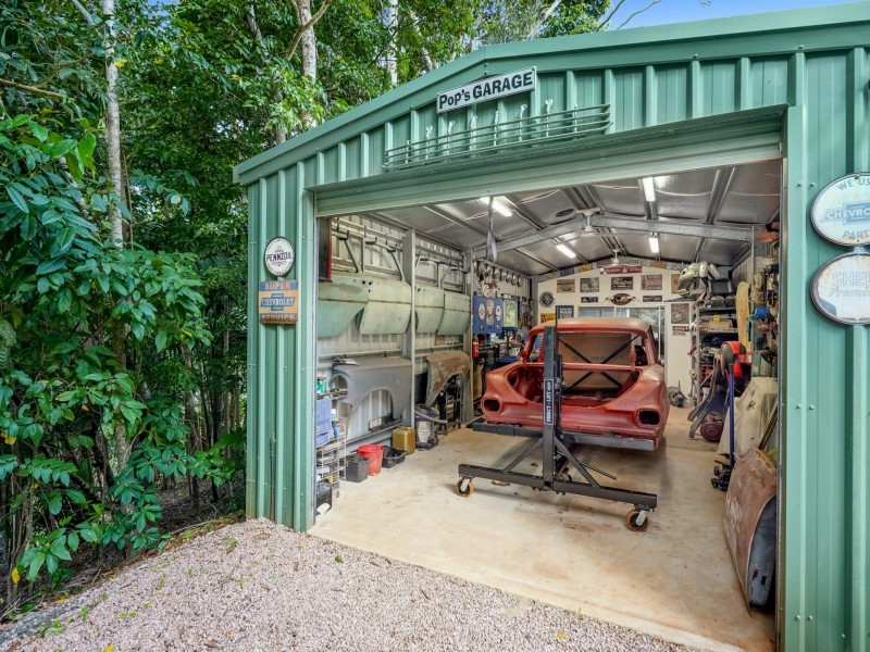 18 Chirio Drive, Redlynch QLD 4870