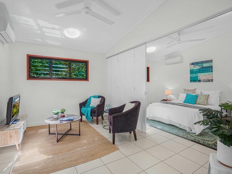 18 Chirio Drive, Redlynch QLD 4870