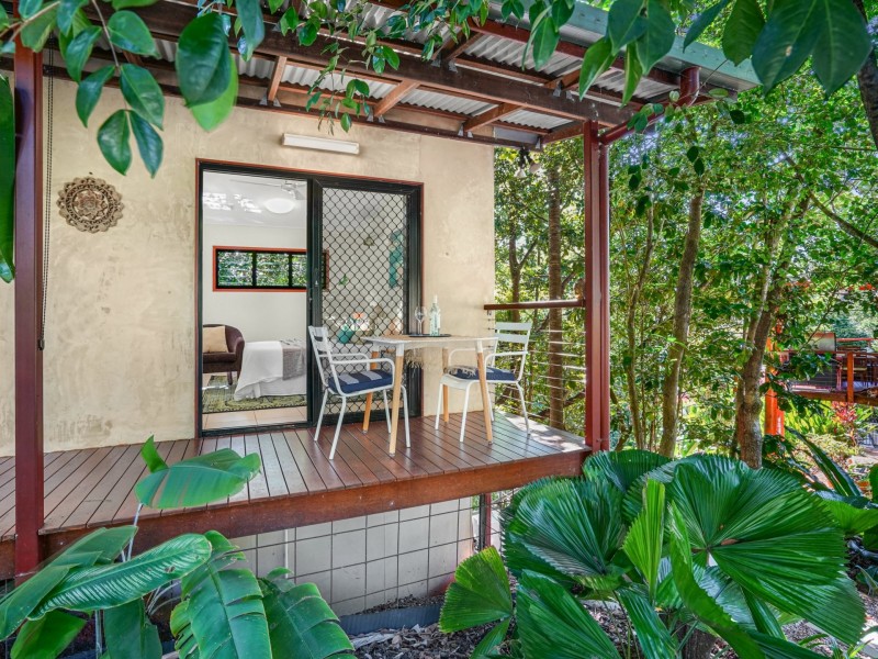 18 Chirio Drive, Redlynch QLD 4870