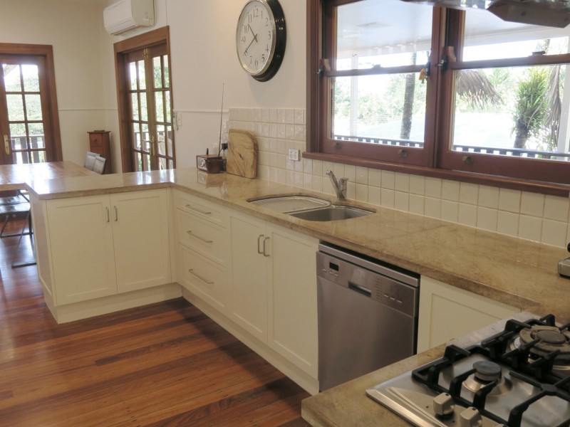 13 McHugh Street, Whitfield QLD 4870