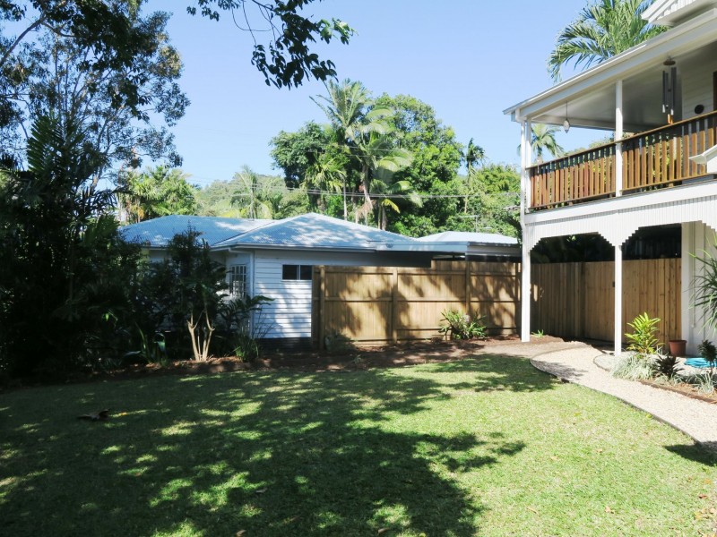 13 McHugh Street, Whitfield QLD 4870