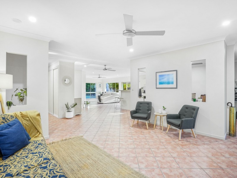 27 West Parkridge Drive, Brinsmead QLD 4870