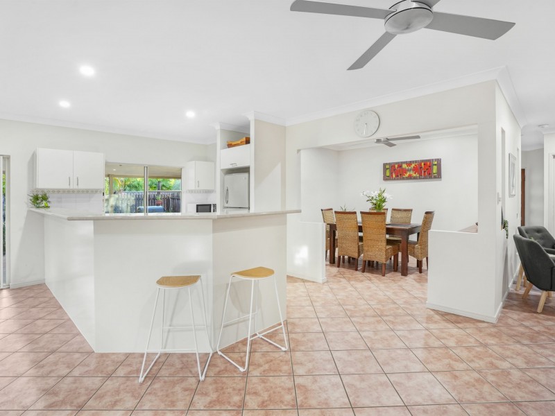 27 West Parkridge Drive, Brinsmead QLD 4870