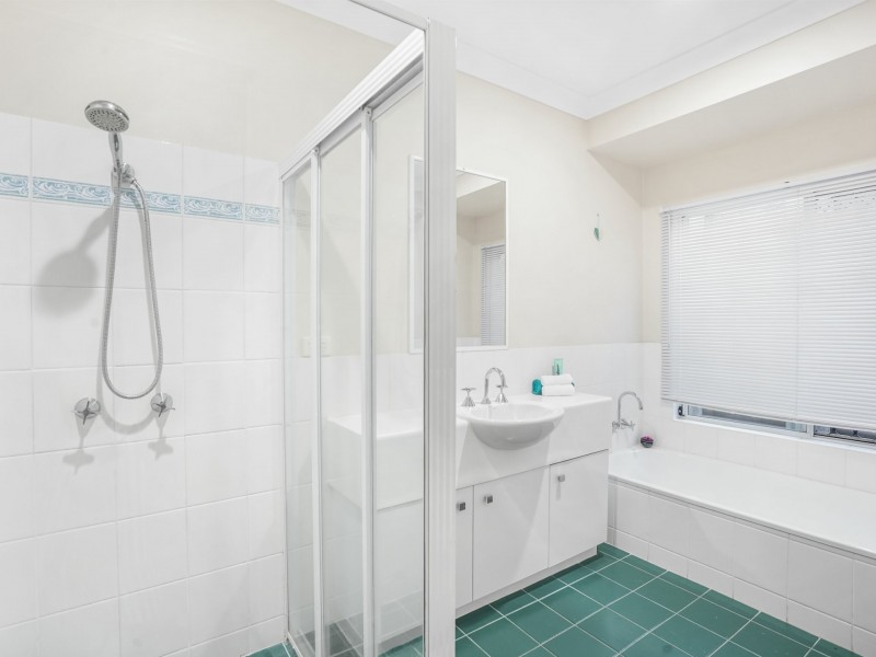 27 West Parkridge Drive, Brinsmead QLD 4870