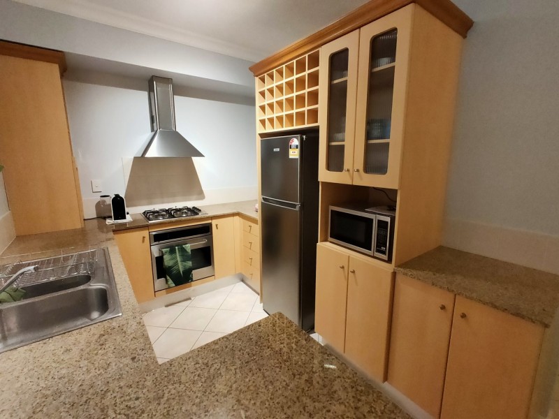 1115/2 Greenslopes Street, Cairns North QLD 4870