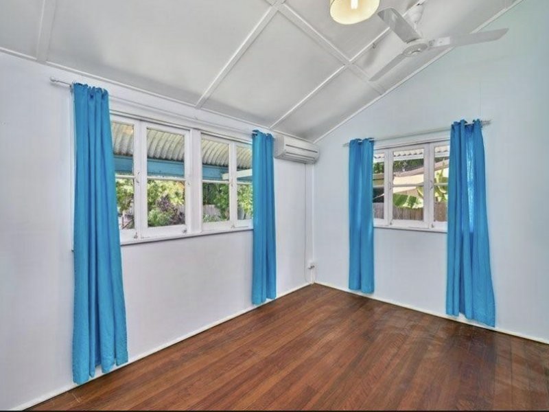 78 Marshall Street, Machans Beach QLD 4878