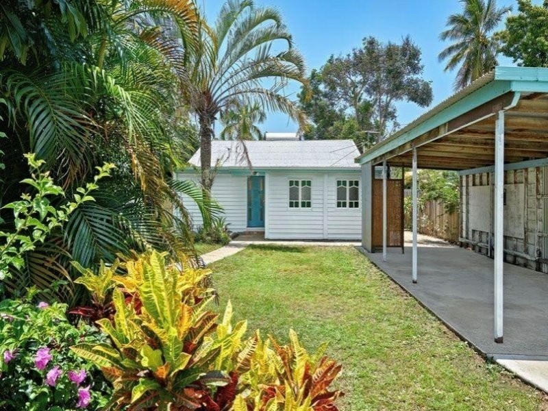 78 Marshall Street, Machans Beach QLD 4878