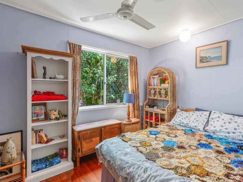 34 David Street, Machans Beach QLD 4878