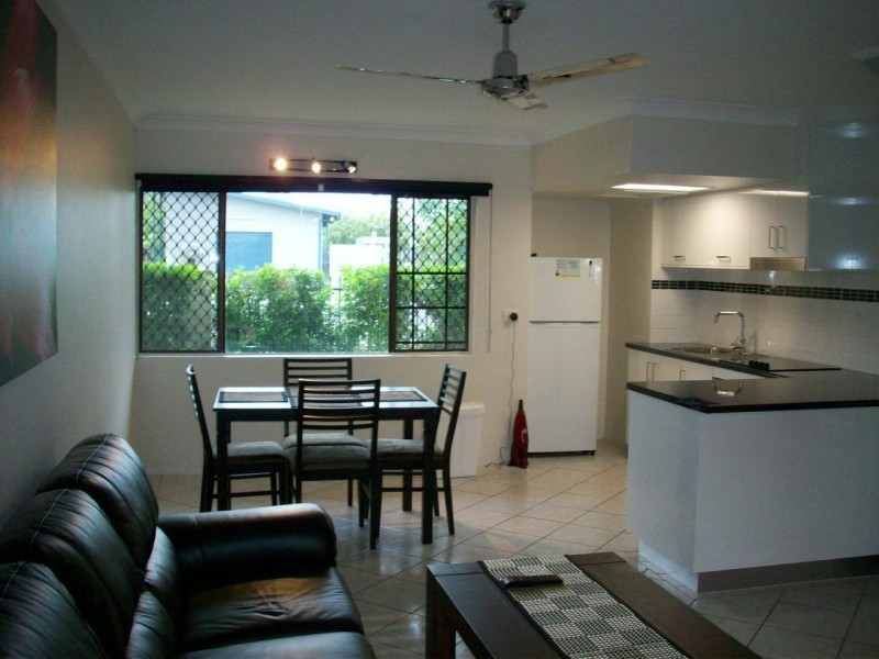 2/350 Sheridan Street, Cairns North QLD 4870