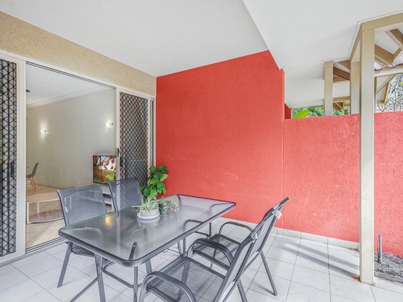 1101/2 Greenslopes Street, Cairns North QLD 4870