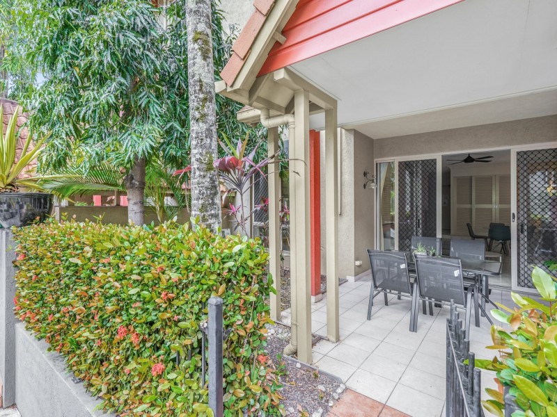 1101/2 Greenslopes Street, Cairns North QLD 4870