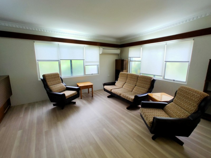 6 Hillview Crescent, Whitfield QLD 4870