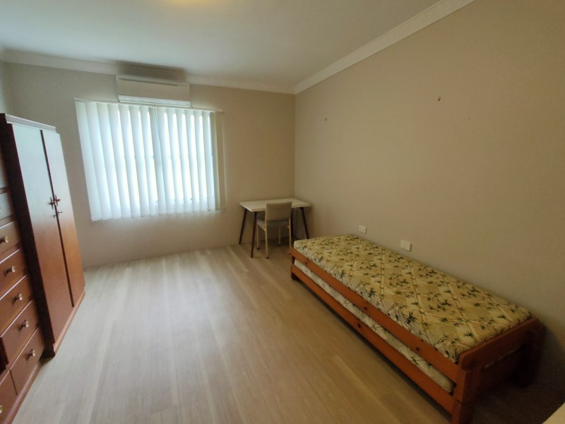 6 Hillview Crescent, Whitfield QLD 4870