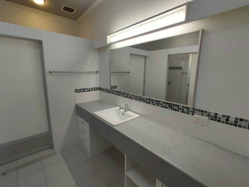 6 Hillview Crescent, Whitfield QLD 4870