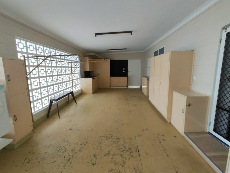 6 Hillview Crescent, Whitfield QLD 4870