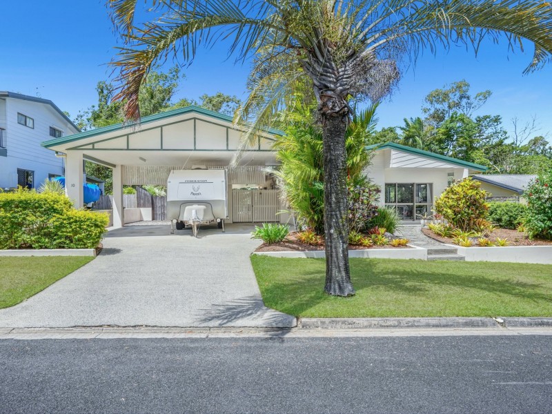 10 Minerva Avenue, Mooroobool QLD 4870