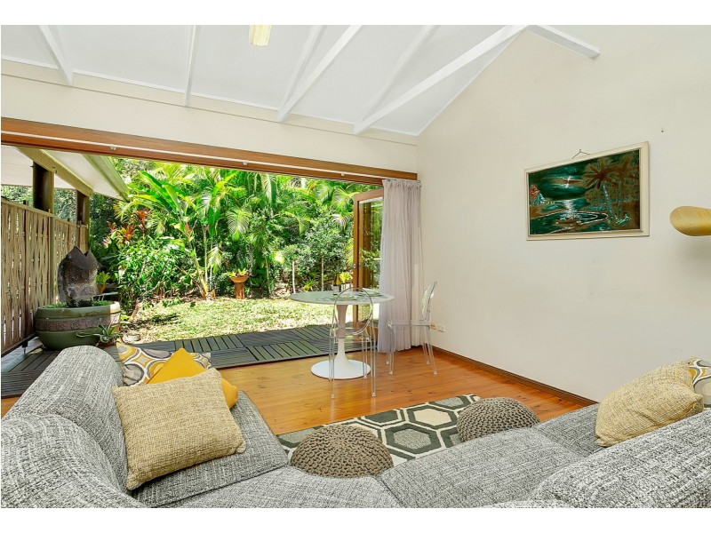 2 Cananga Close, Kamerunga QLD 4870