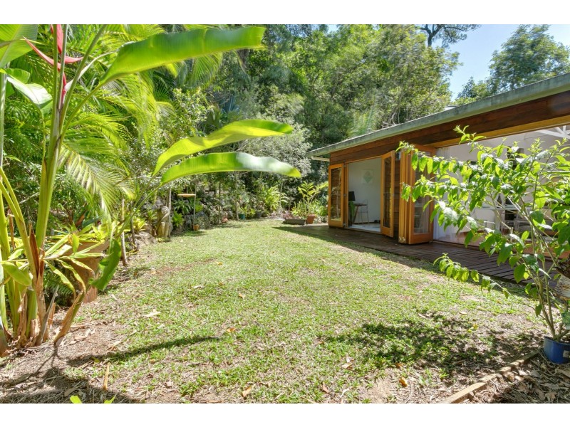 2 Cananga Close, Kamerunga QLD 4870