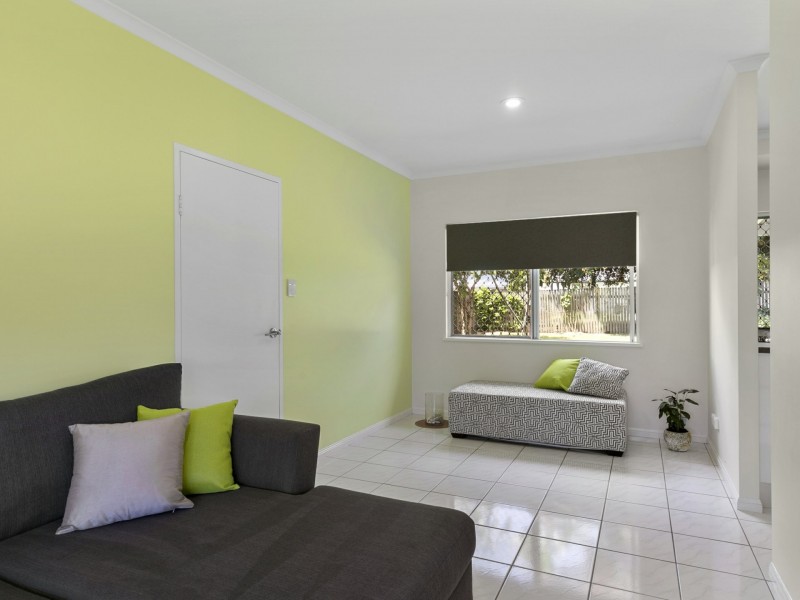 3 Jadana Close, Mooroobool QLD 4870