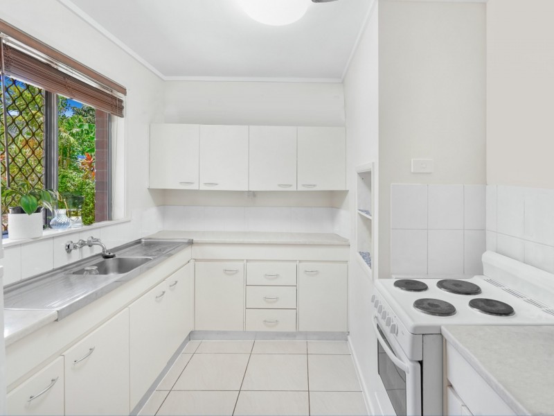 32 Purbeck Place, Edge Hill QLD 4870