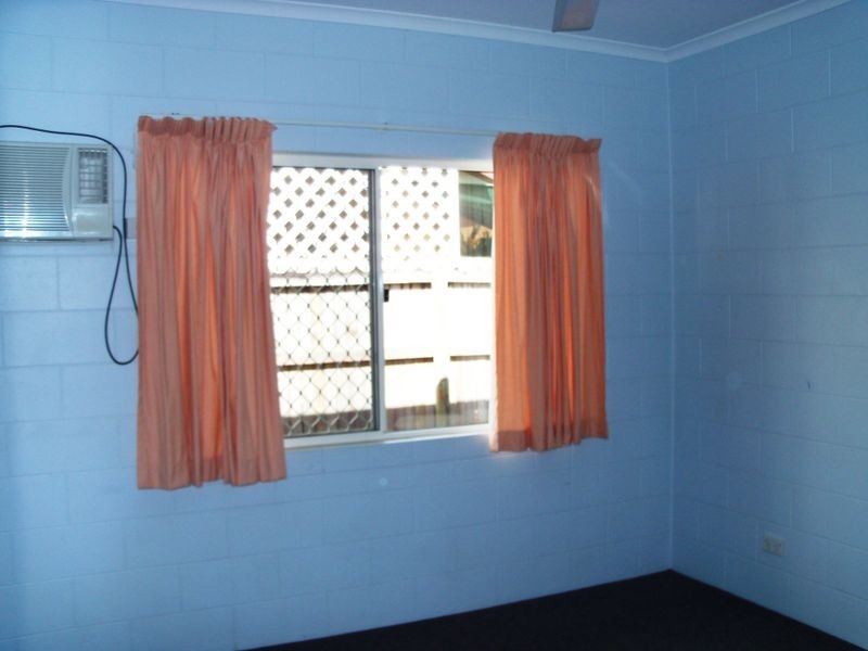 9 Mistletoe Close, Kamerunga QLD 4870