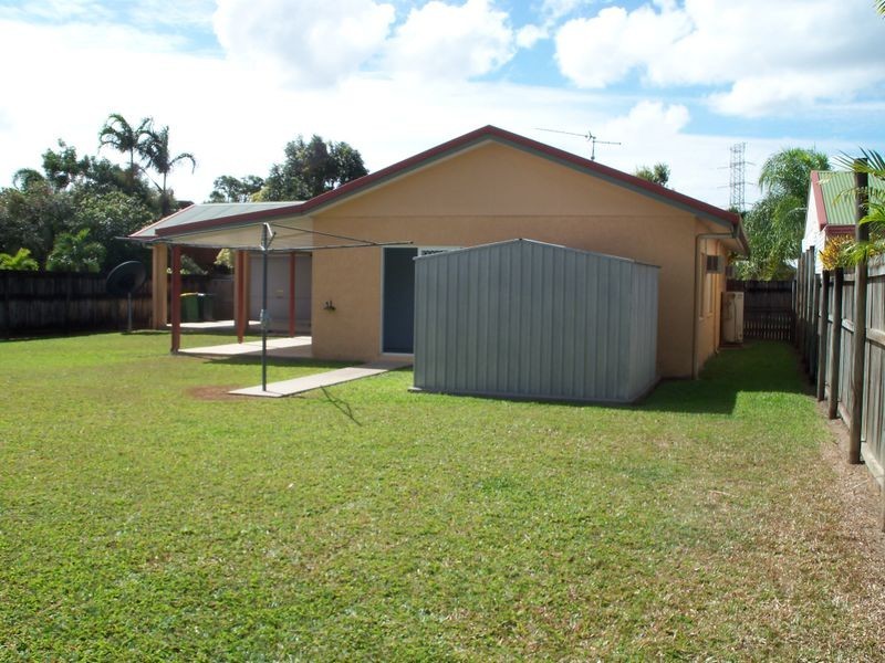 9 Mistletoe Close, Kamerunga QLD 4870