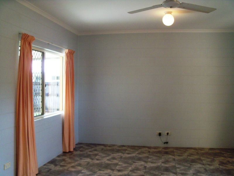 9 Mistletoe Close, Kamerunga QLD 4870