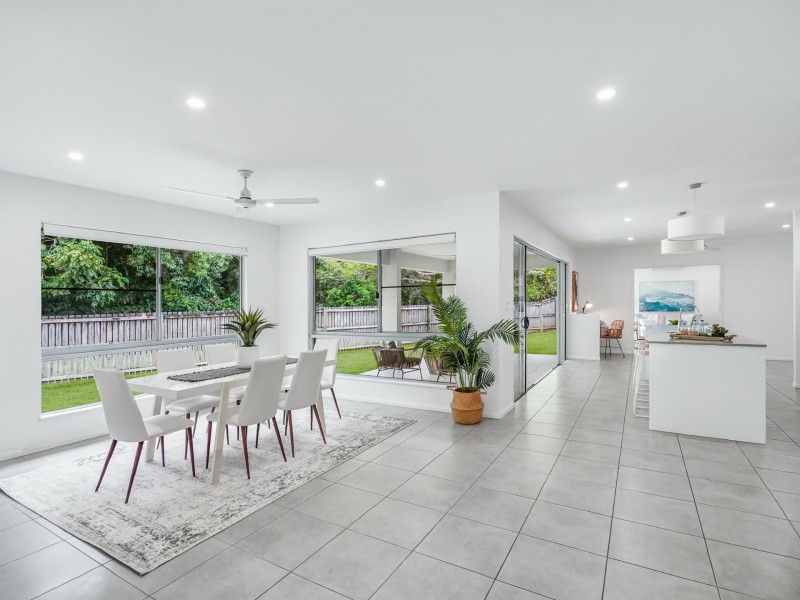 12 Stringer Close, Redlynch QLD 4870