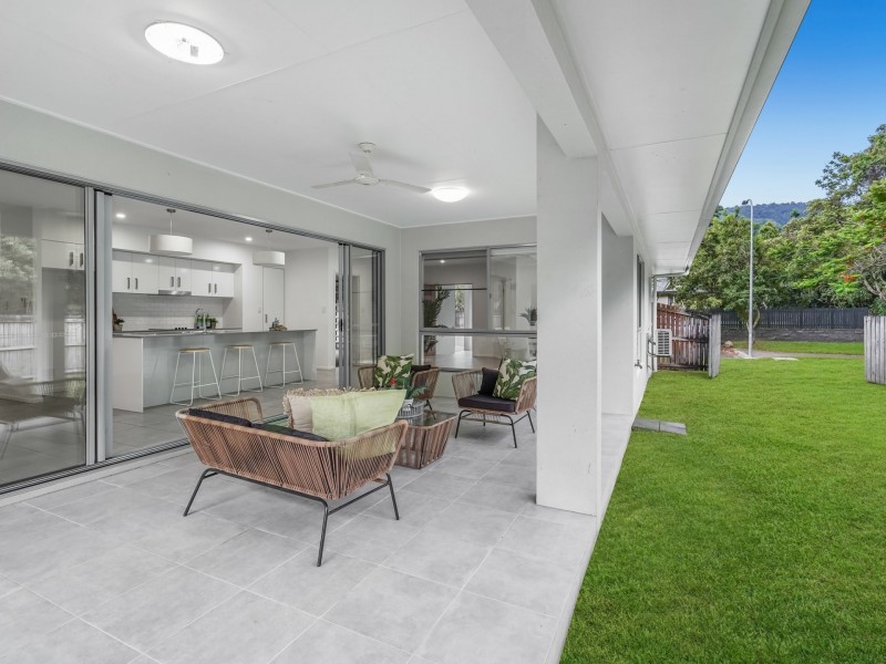 12 Stringer Close, Redlynch QLD 4870