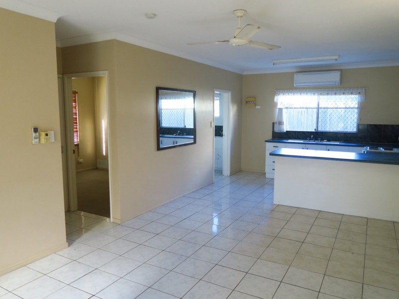 1/11 Ingham Court, Mooroobool QLD 4870