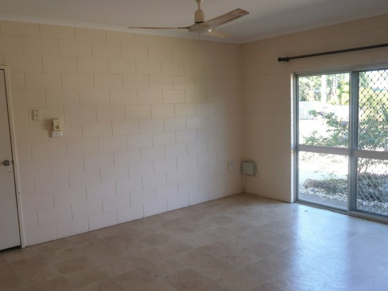 1/2-4 Brooks Street, Whitfield QLD 4870