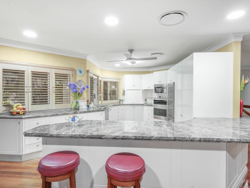 24 Knott Court, Whitfield QLD 4870