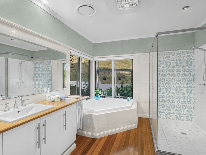 24 Knott Court, Whitfield QLD 4870