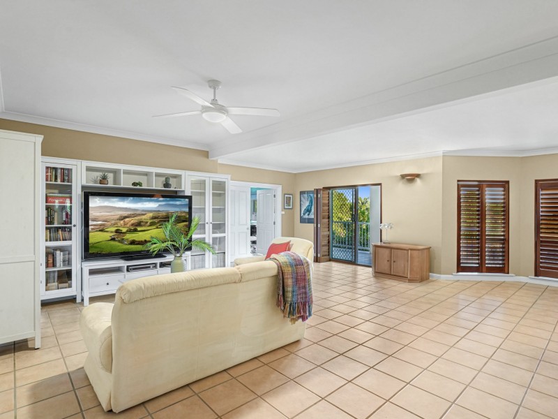 24 Knott Court, Whitfield QLD 4870