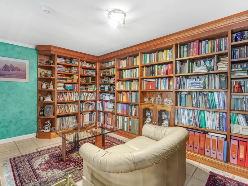 24 Knott Court, Whitfield QLD 4870