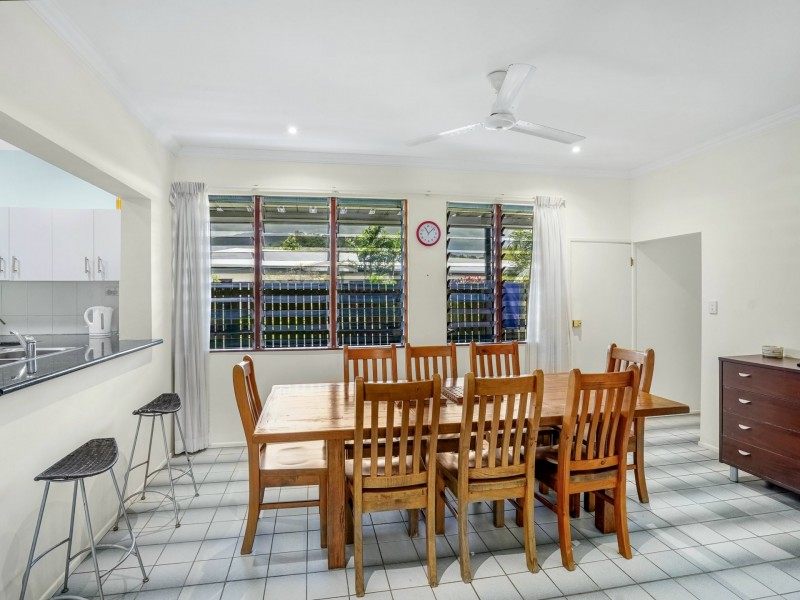 1/6 Brooks Street, Whitfield QLD 4870