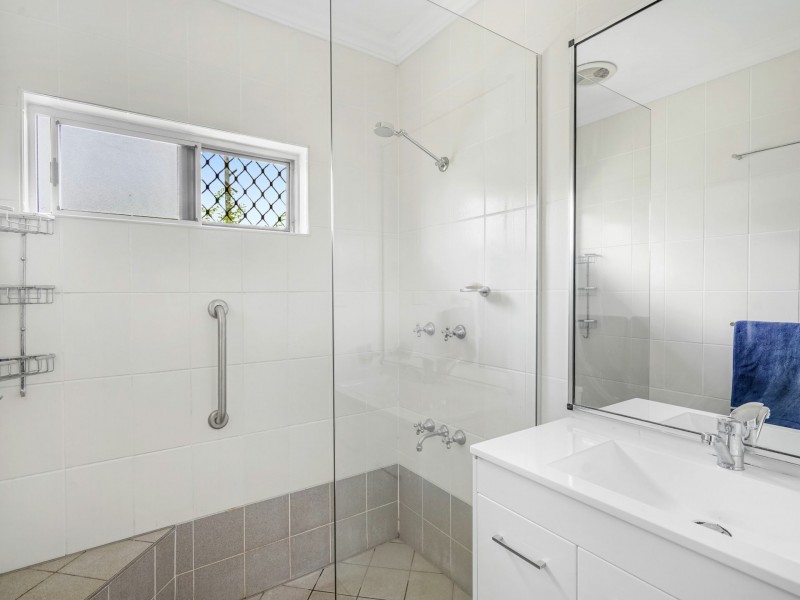 1/6 Brooks Street, Whitfield QLD 4870