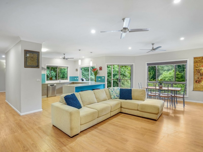 2-4 Leafy Close, Redlynch QLD 4870