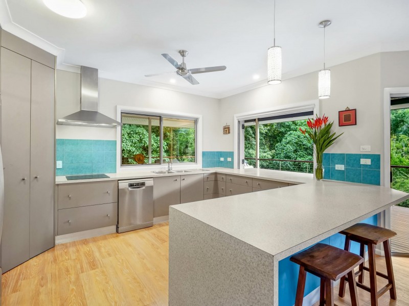 2-4 Leafy Close, Redlynch QLD 4870