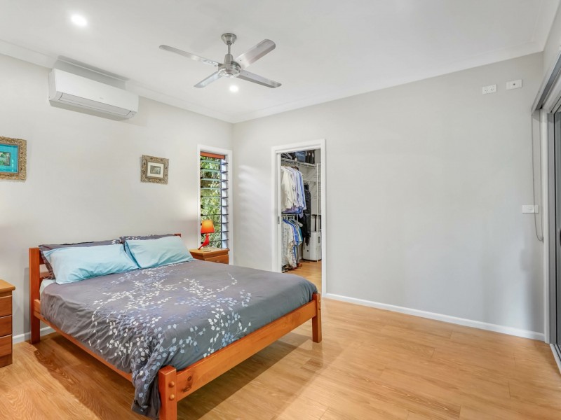 2-4 Leafy Close, Redlynch QLD 4870