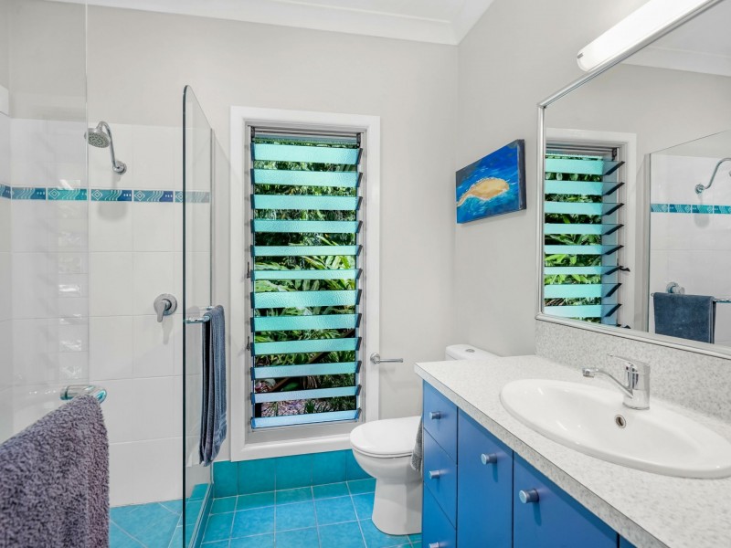 2-4 Leafy Close, Redlynch QLD 4870