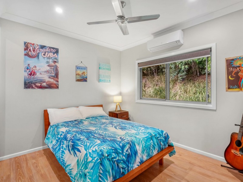 2-4 Leafy Close, Redlynch QLD 4870