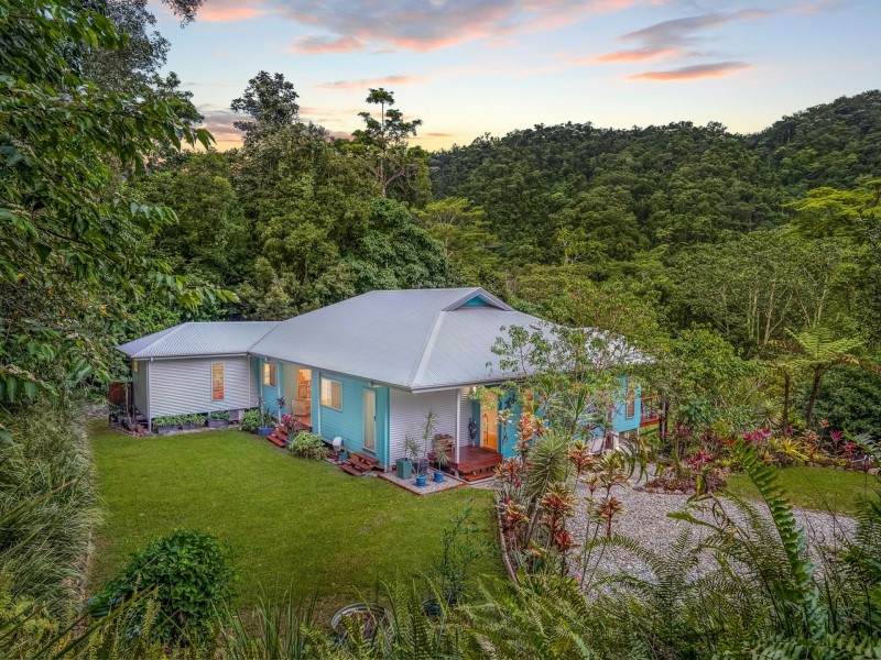 2-4 Leafy Close, Redlynch QLD 4870