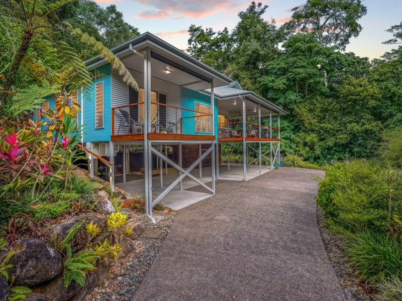 2-4 Leafy Close, Redlynch QLD 4870