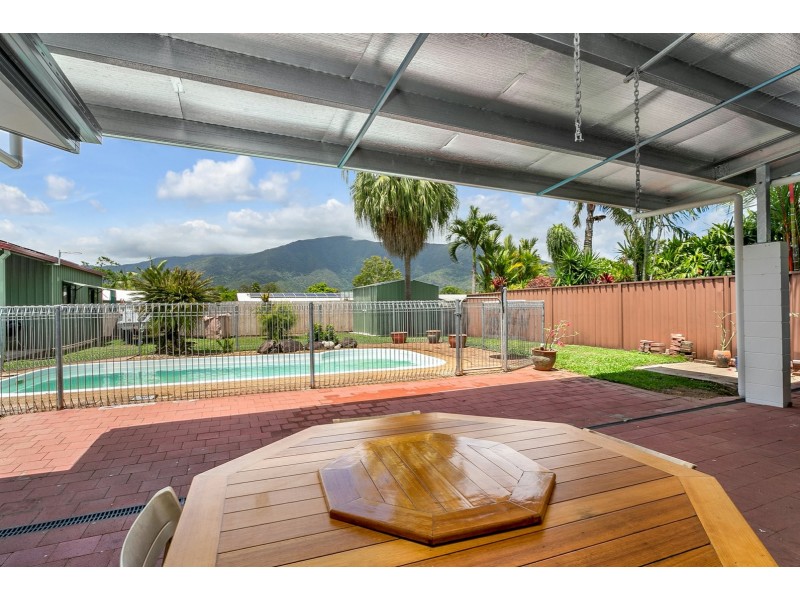 5 Ryan Close, Brinsmead QLD 4870