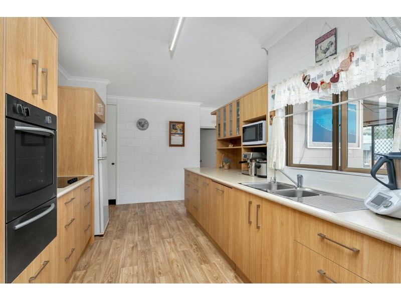 5 Ryan Close, Brinsmead QLD 4870