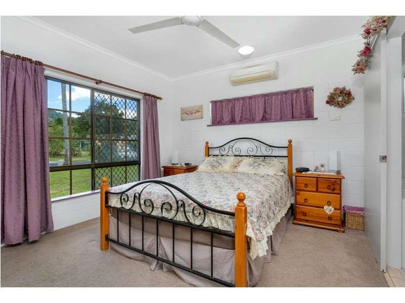5 Ryan Close, Brinsmead QLD 4870