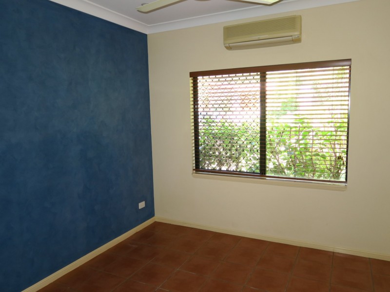 4 Brook Close, Redlynch QLD 4870