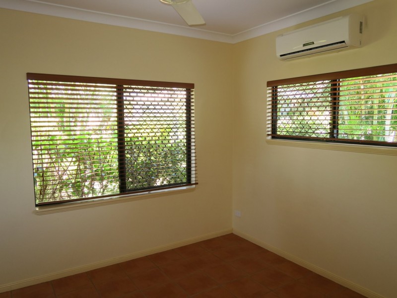 4 Brook Close, Redlynch QLD 4870